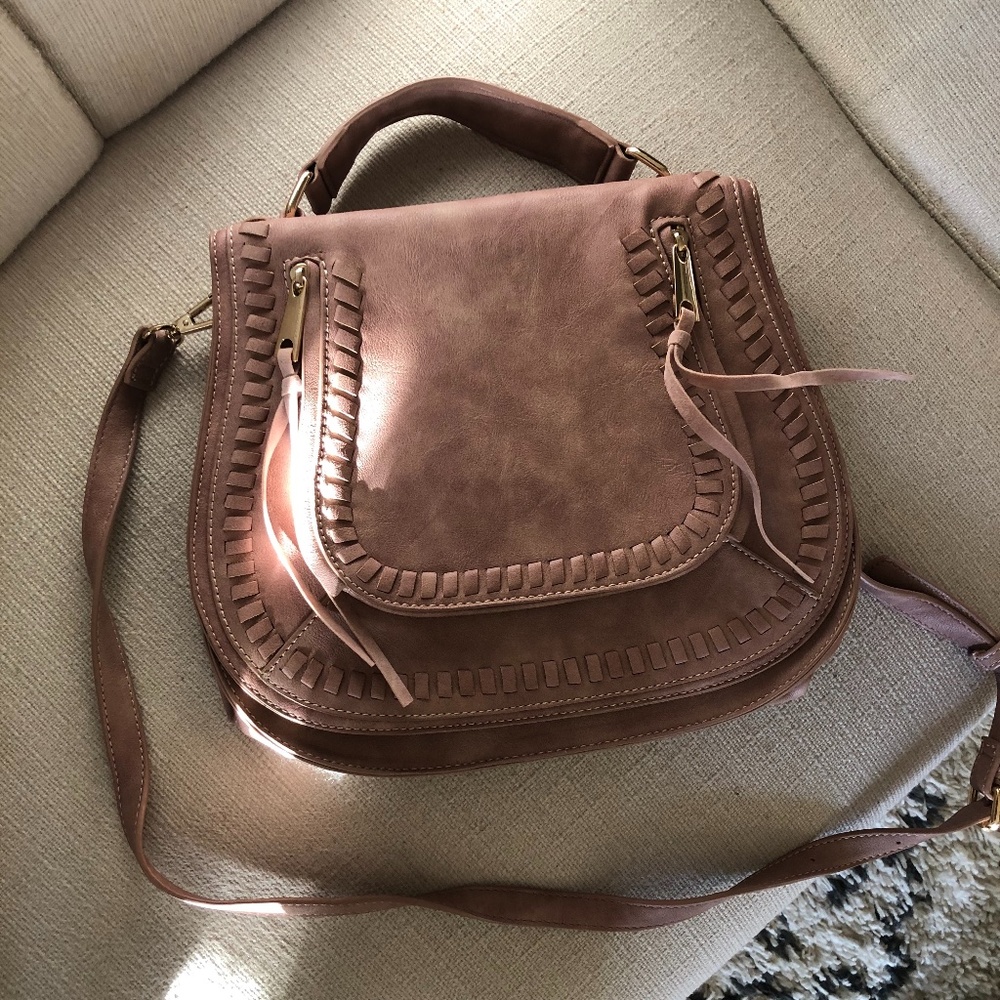 *TEMP SALE* NEW Izzy& Ali Vegan dusty rose crssbdy